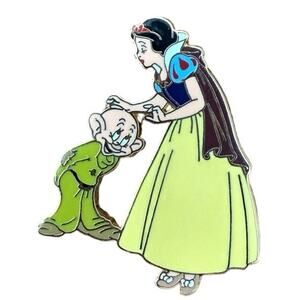 2009 Disney Pin Snow White and the Seven Dwarfs with Snow White & Dopey